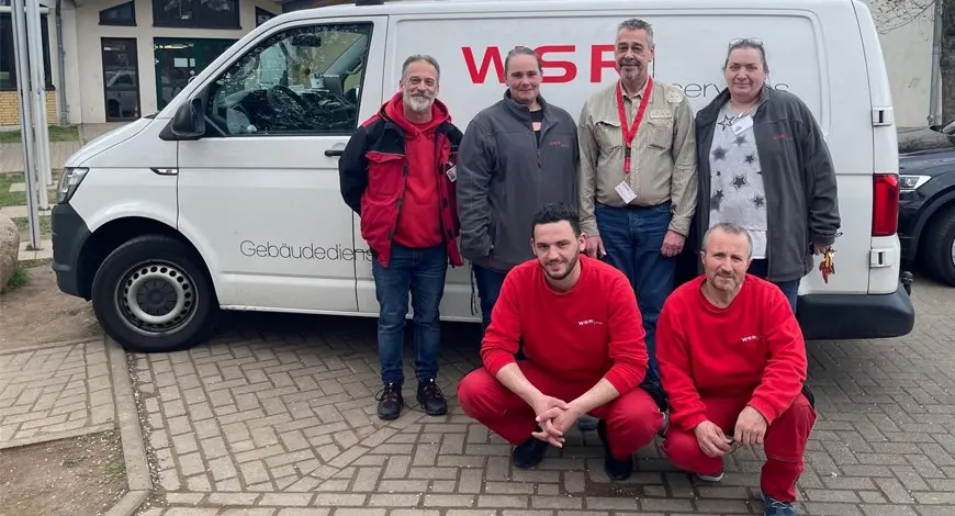 WSR-Team vor einem unserer Einsatzfahrzeuge